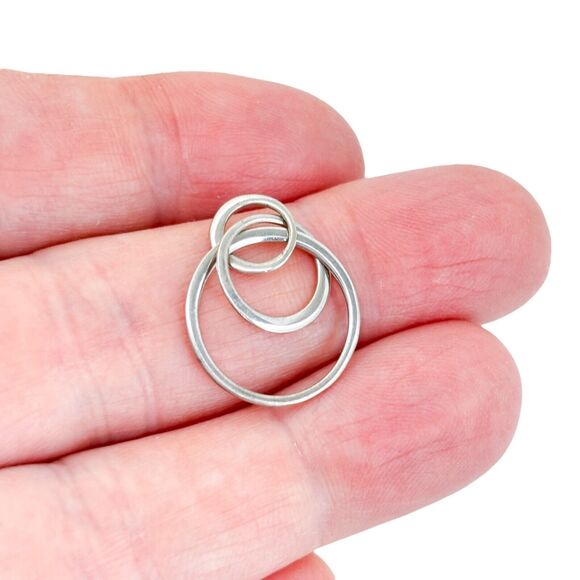 Vintage Sterling Silver 925 Minimalist Jewelry Interlocking Rings Pendant - Picture 1 of 5